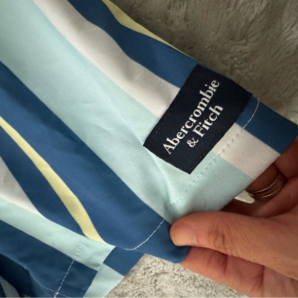 NWOT- ABERCROMBIE & FITCH Youth Boys Swim Shorts Blue Stripe - Picture 3 of 11
